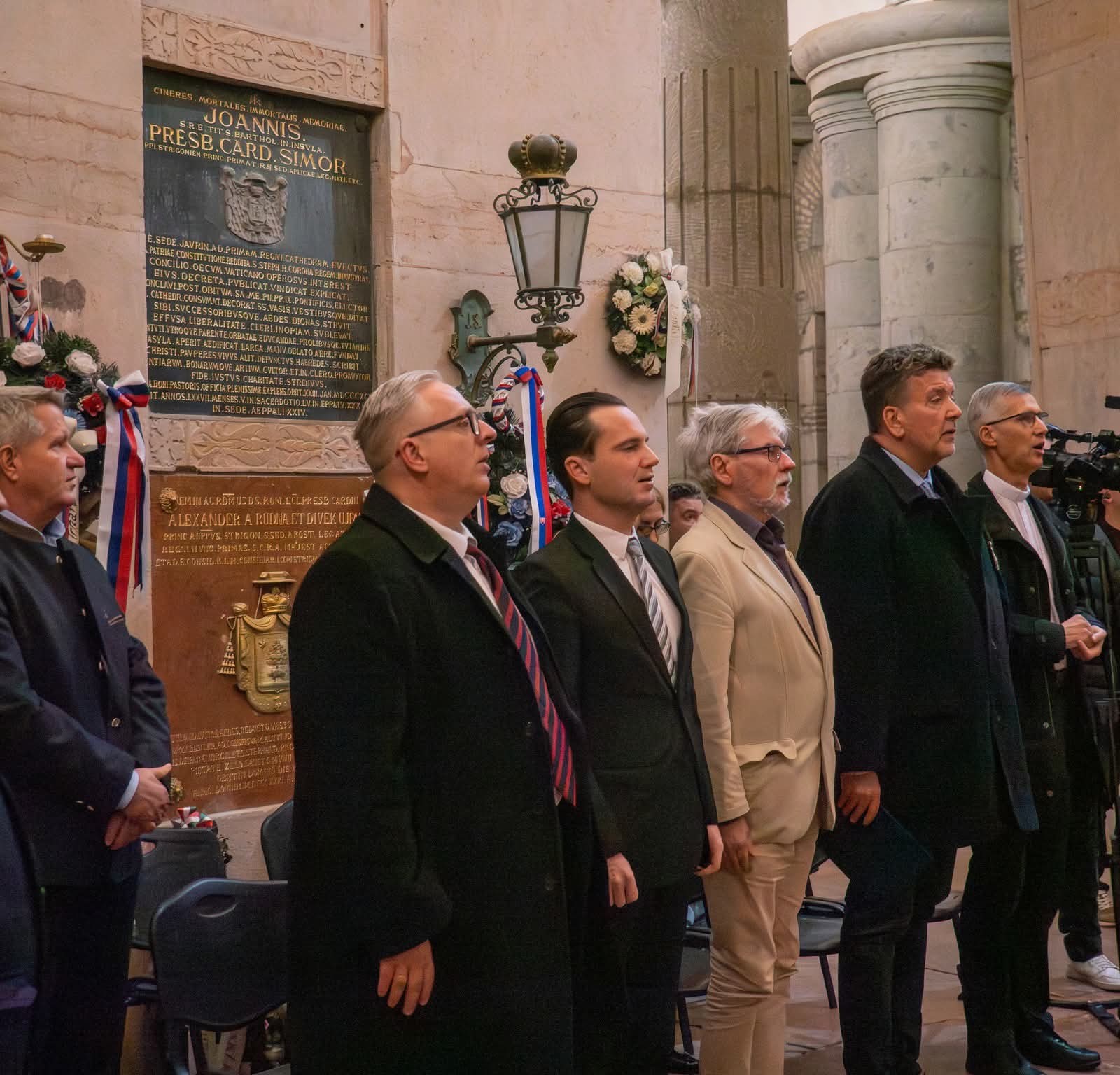 Okos tábla avatás az esztergomi Bazilika altemplomában