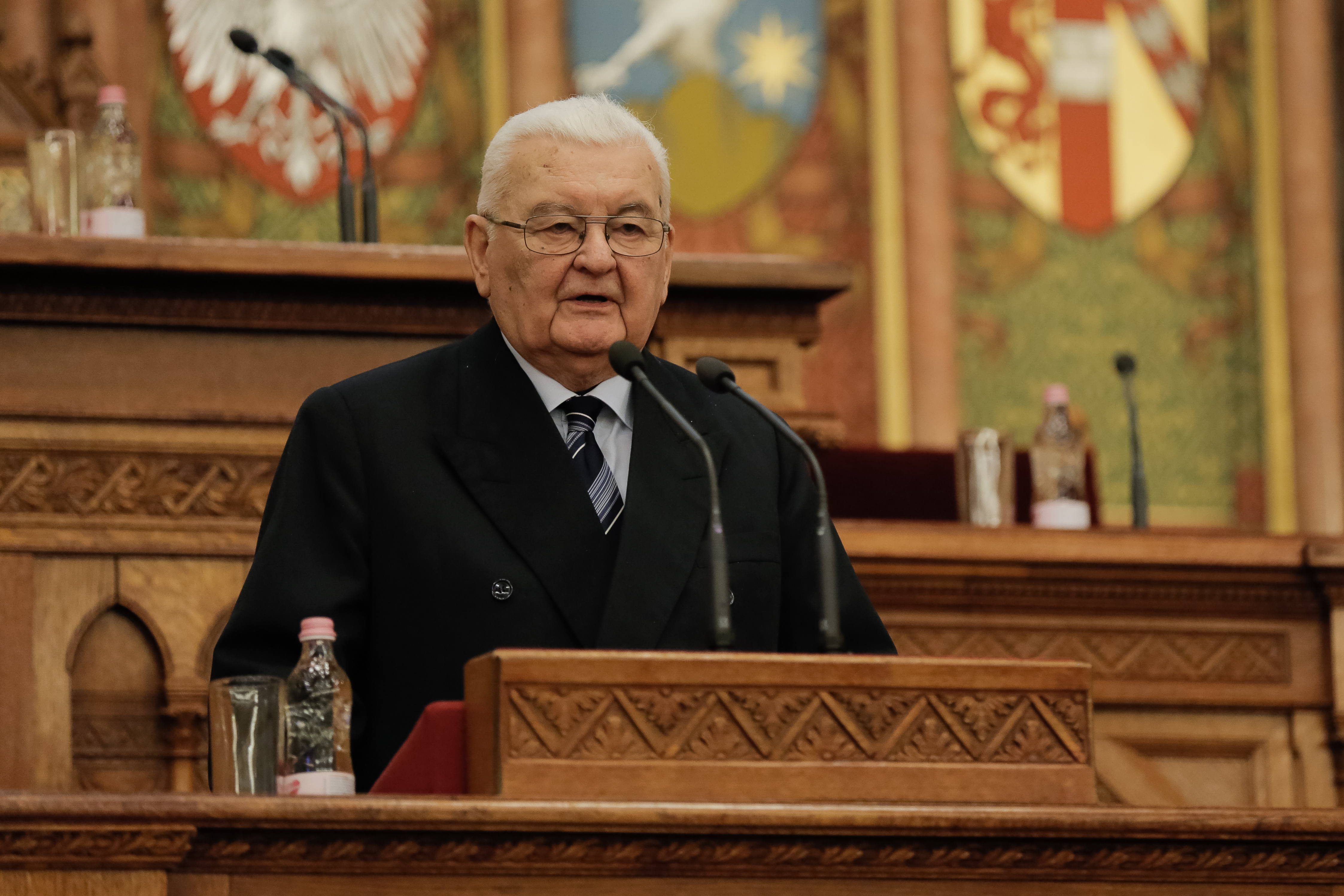2016