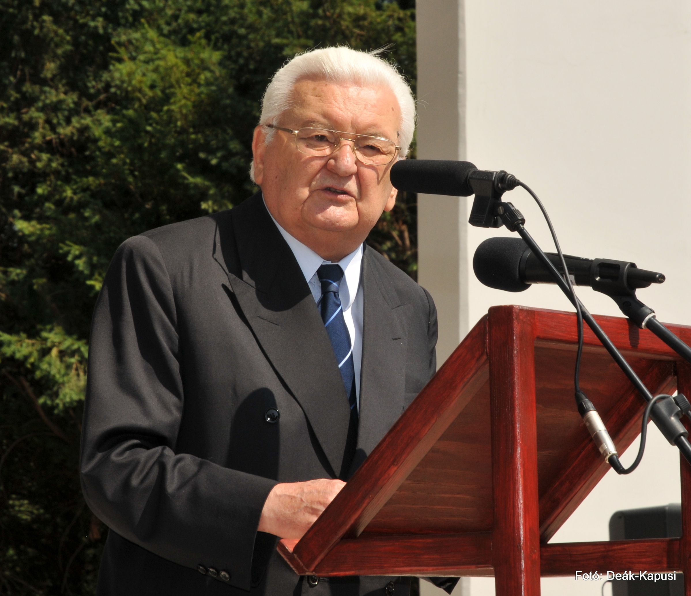 2011